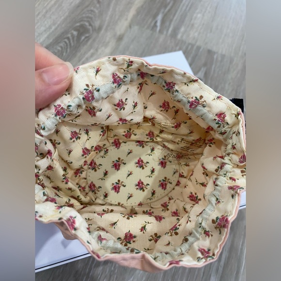 Brand new GUCCI micro pouch with GUCCI BLOOM 5ml vial spray - Picture 5 of 5